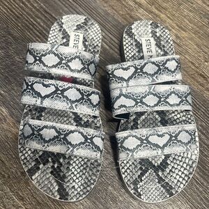 Kid’s shoes